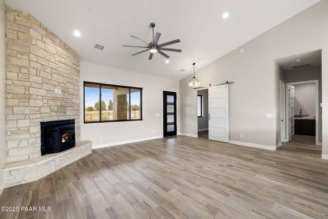 Building Photo - 4613 W Stazenski Rd