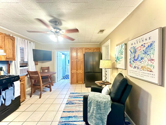 Building Photo - 3760 Addis Ln