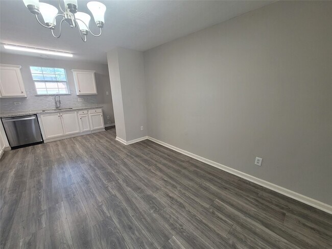 Building Photo - 3919 Avenue O