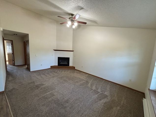 Building Photo - 627 Maple St