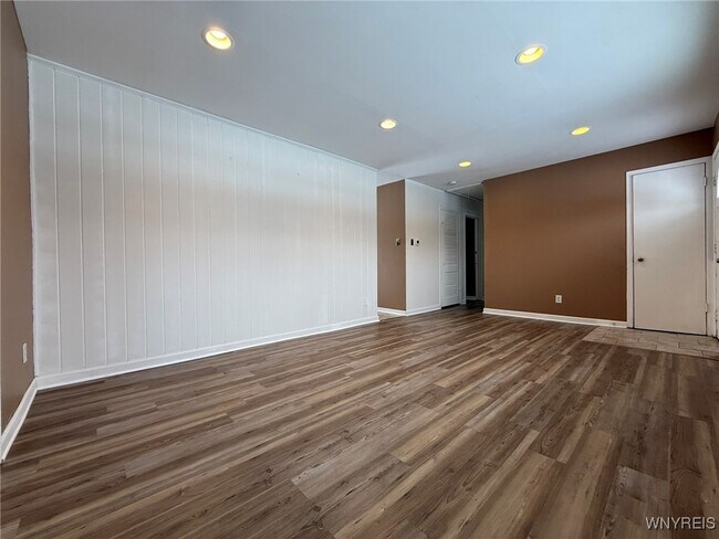 Building Photo - 52 Carol Ln