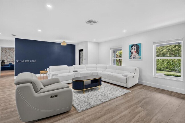 Building Photo - 16840 SW 87th Ave