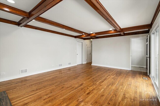 Building Photo - 931 Canterbury Dr