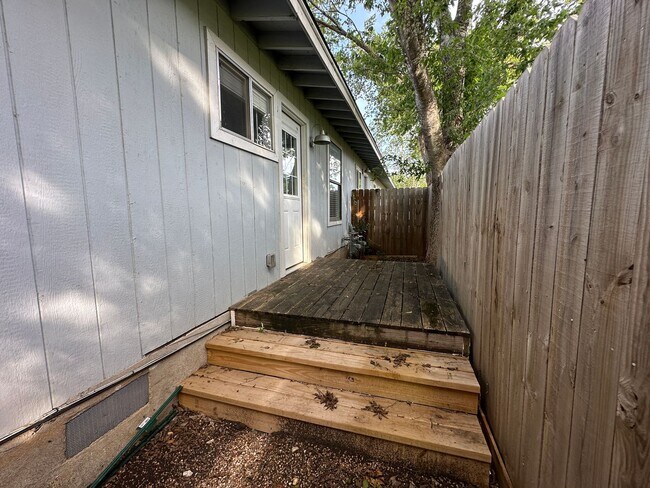 Building Photo - 4412 Gillis St
