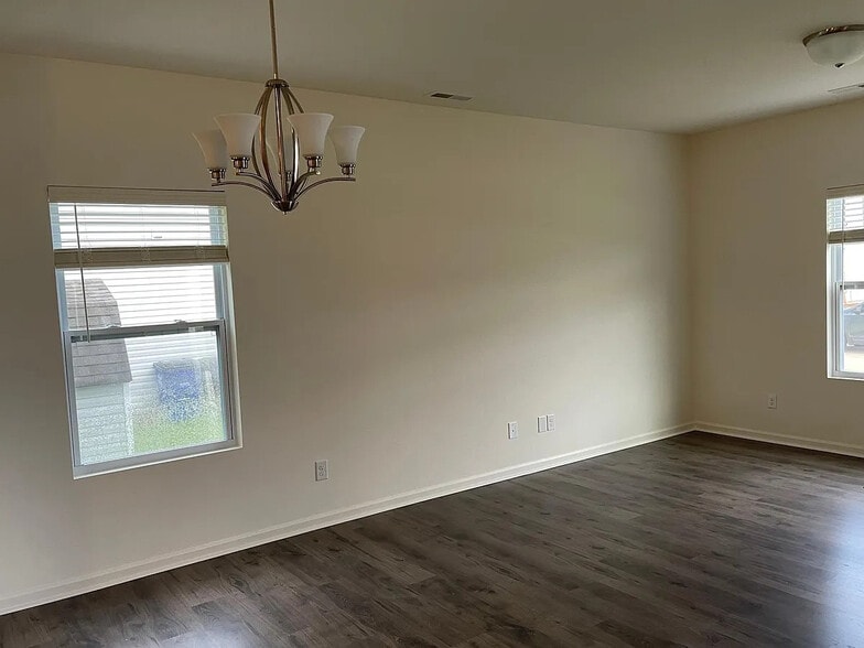 Building Photo - Room in House on Mariners Ct