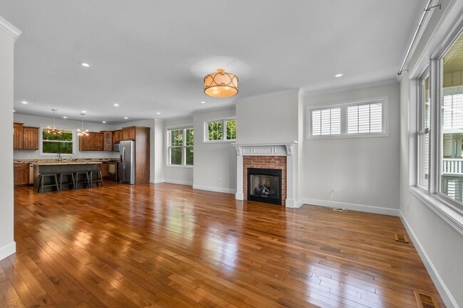 Building Photo - Beautiful Home in Walden Park