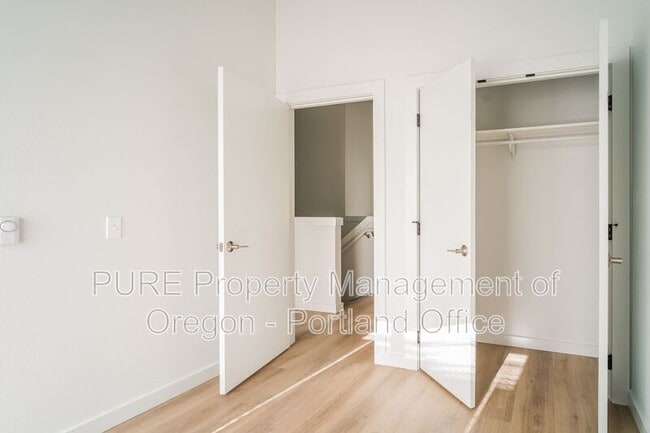 Building Photo - 5878 N Harvard St