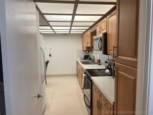 Building Photo - 5100 N Ocean Blvd