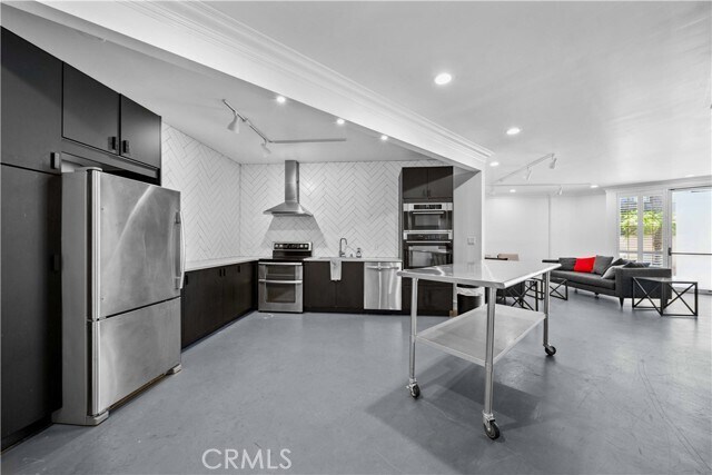 Building Photo - 950 Kings Rd