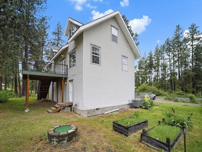Building Photo - 5819 W Greenwood Rd