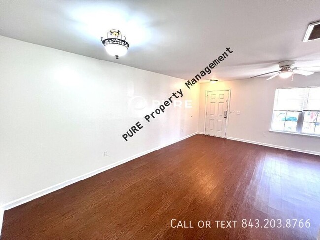 Building Photo - 7975 Shadow Oak Dr