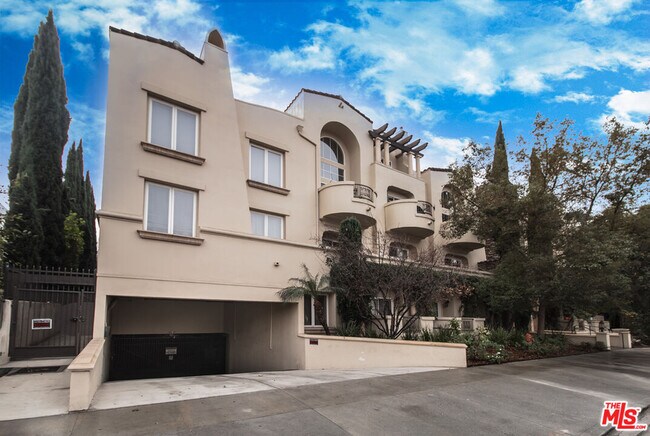Building Photo - 15206 Burbank Blvd