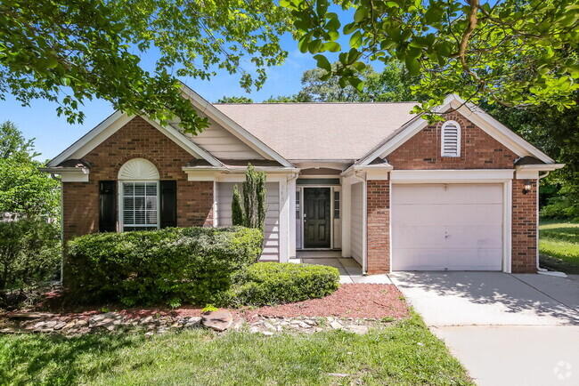 Building Photo - 545 Holburn Ct SW