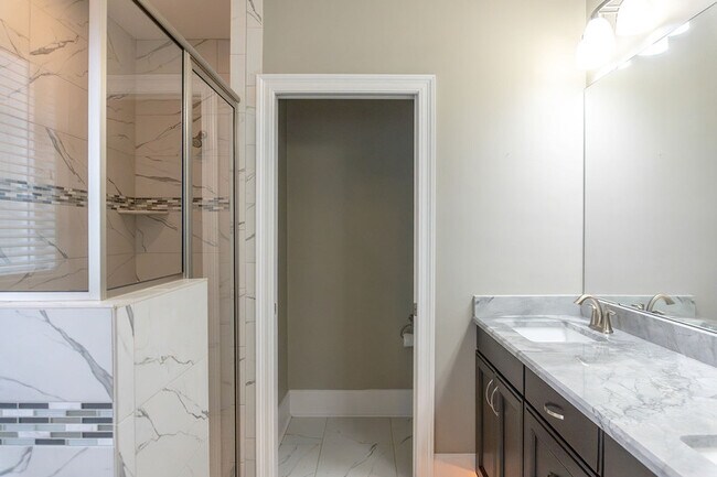 Building Photo - 2533 Capstone Dr