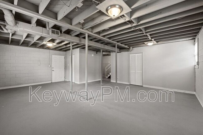 Building Photo - 1823 Pisgah Rd