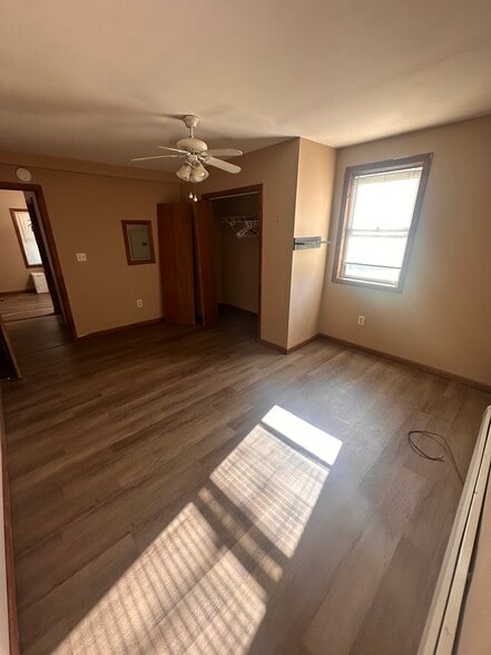 Building Photo - 117 Short St