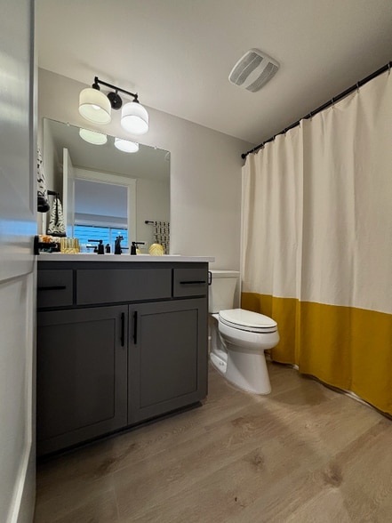 Building Photo - 3815 SE Tenino St