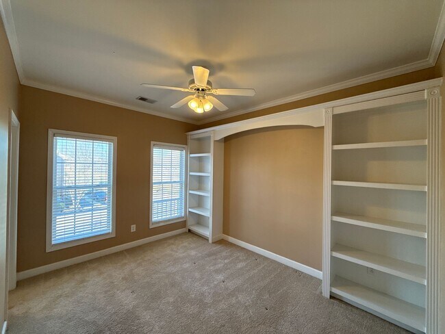 Building Photo - 8636 Beaver Creek Dr