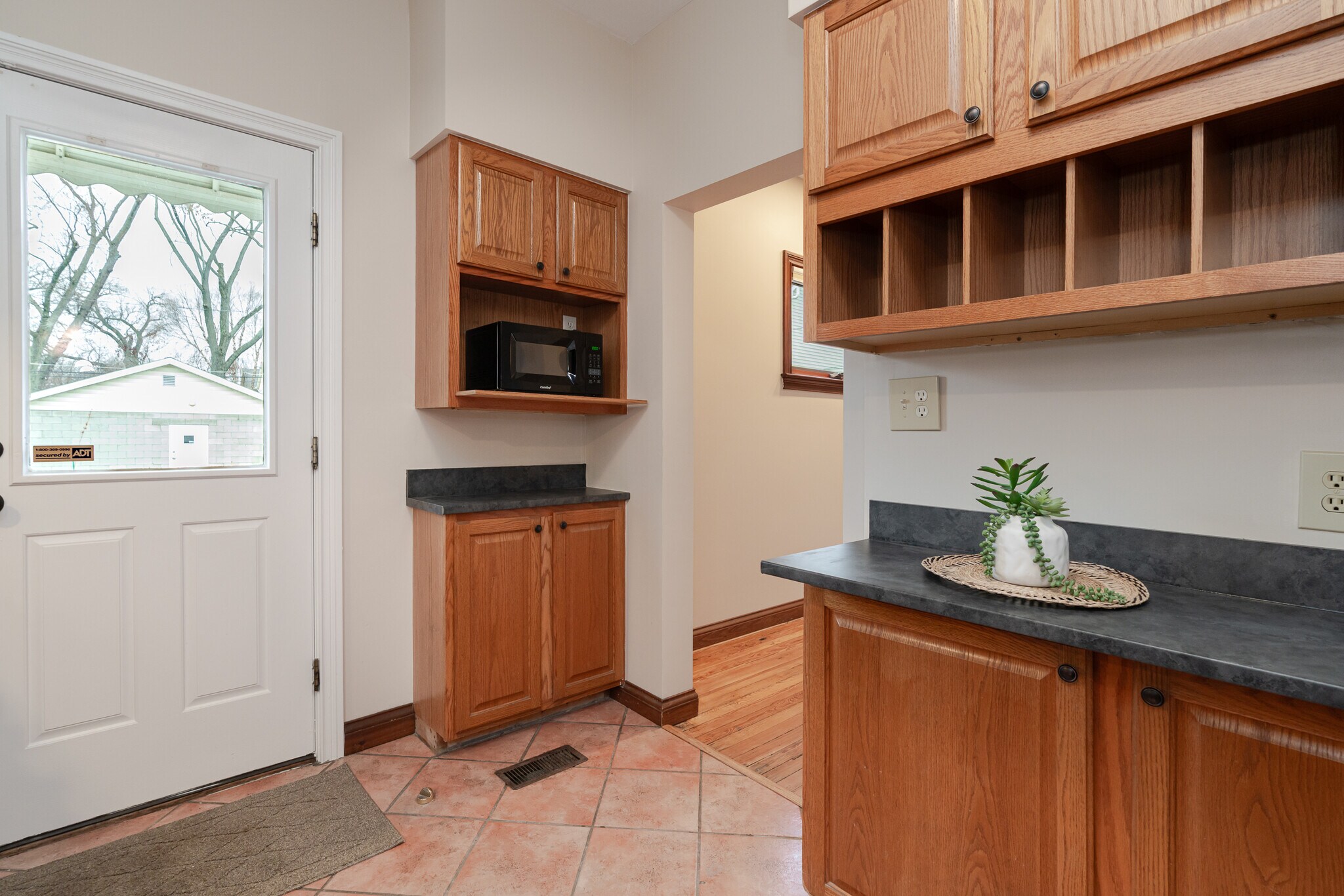 Building Photo - 82 Olentangy St