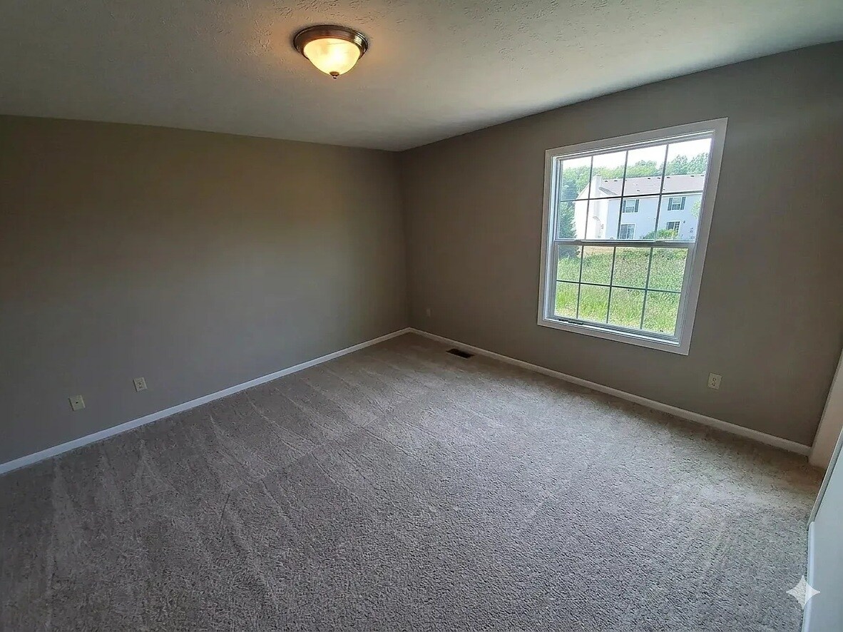 Building Photo - 33426 Halle Ct
