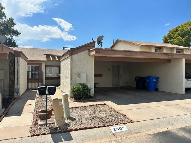 Building Photo - Beautifully Updated 3-Bed, 2-Bath Home in ...