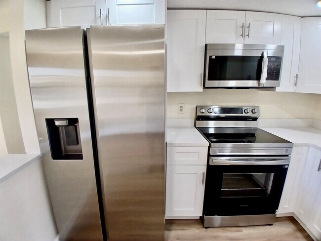 Building Photo - 4131 Oak Terrace Dr