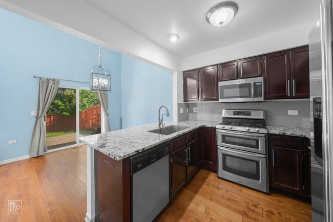 Building Photo - 2 Bedroom Townhome in Lakewood Village in Mundelein!