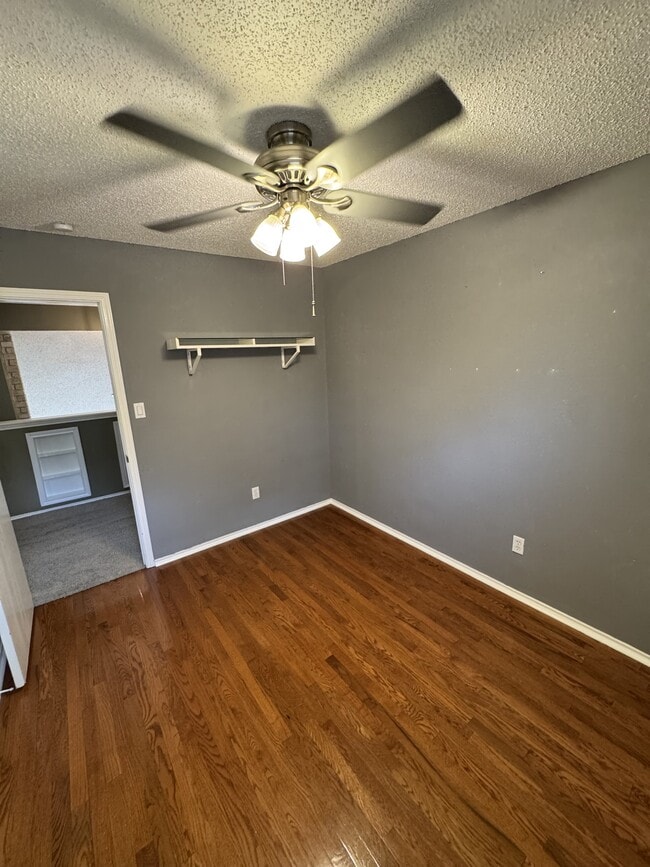 Building Photo - 13815 Stone Hollow