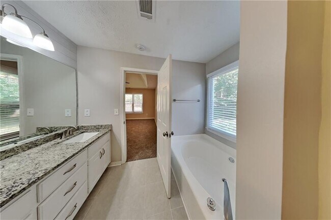 Building Photo - 566 Wine Cluster Ct