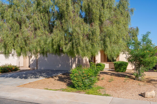 Building Photo - 15224 W Desert Hills Dr