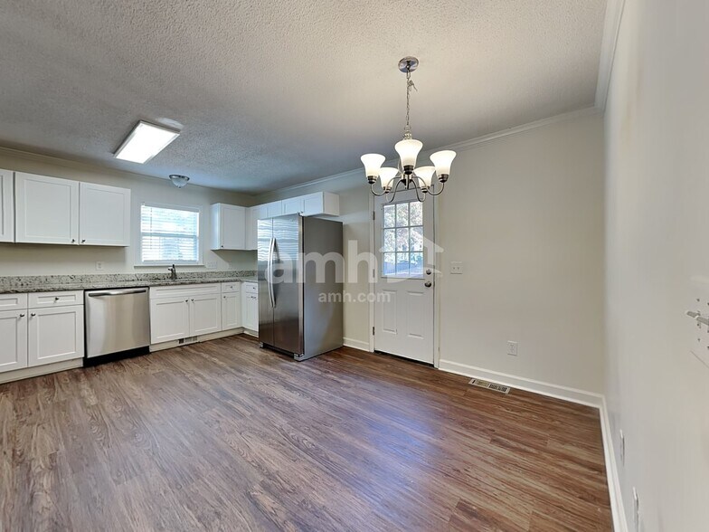 Building Photo - 1535 Reynolds Forest Dr