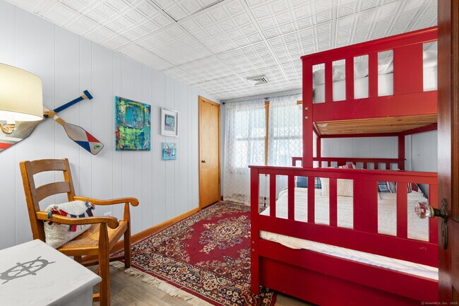 Building Photo - 33 Billow Rd