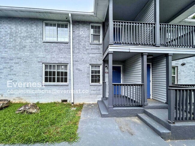 Primary Photo - 1425 Joseph E. Boone Blvd NW