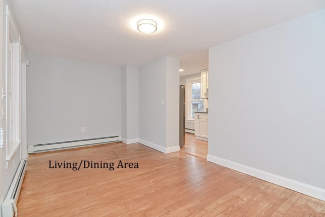 Building Photo - 106 Forest St