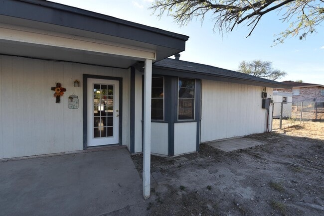 Building Photo - 106 Rawhide Trail