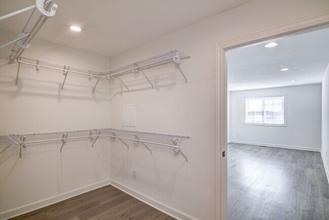 Building Photo - 2550 Dawes Place