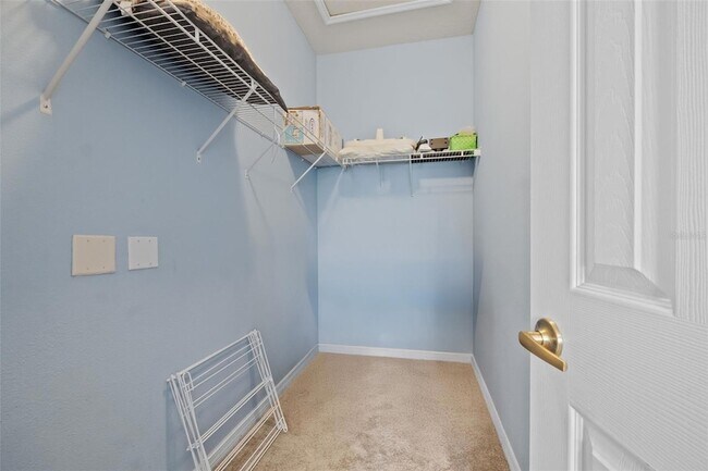 Building Photo - 2835 Oakwater Dr