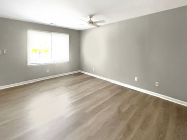 Building Photo - 1312 Athens Dr