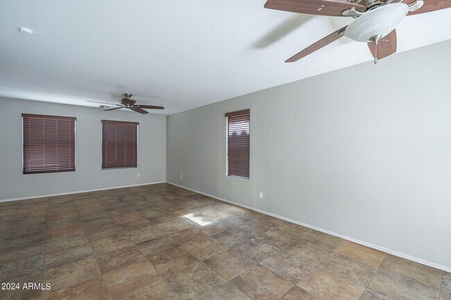 Building Photo - 2873 E Bart St