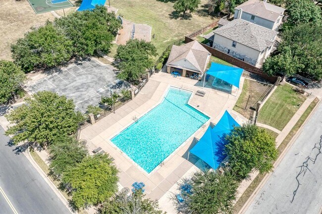 Building Photo - 2308 John Tee Dr