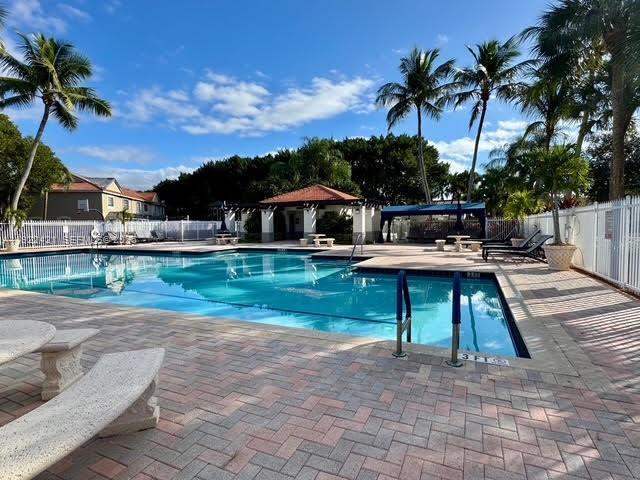 Building Photo - 1140 Sorrento Dr