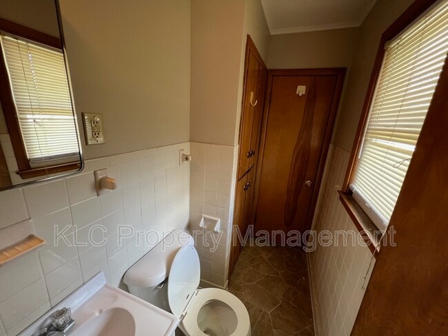 Building Photo - 7218 Maryland Dr
