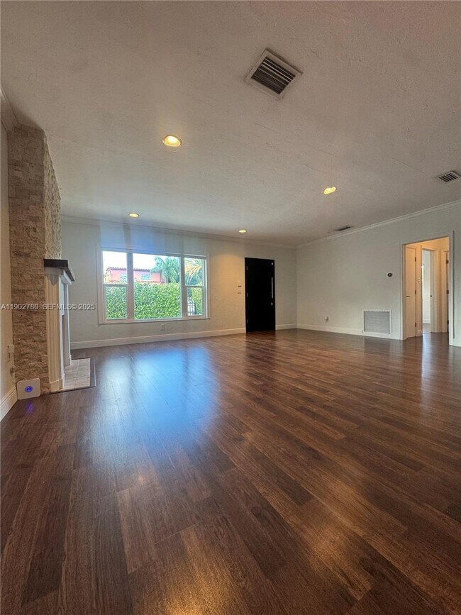 Building Photo - 1700 SW 16th Ter