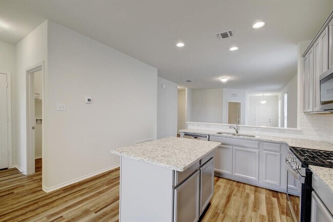 Building Photo - 320 Thornless Cir