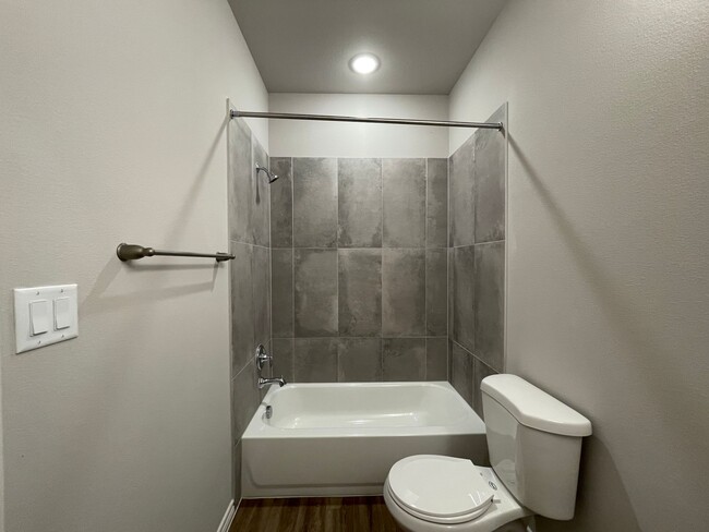 Building Photo - Townhome for rent