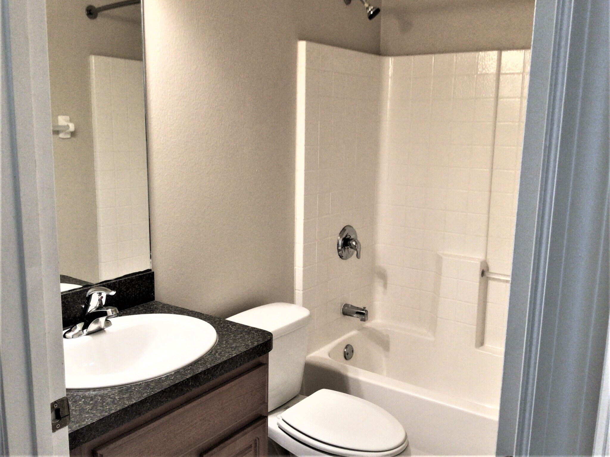 Building Photo - 4004 Knight Ave