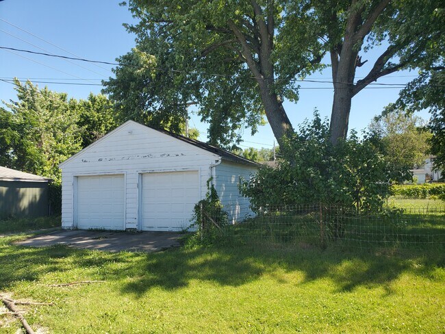 Building Photo - 2102 S Scott St