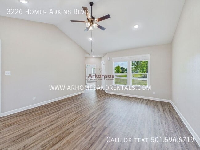 Building Photo - 3226 Homer Adkins Blvd