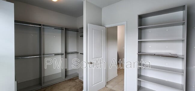 Building Photo - 633 Amrose Way
