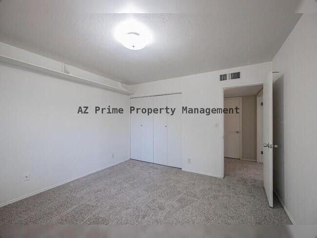 Building Photo - 15207 N 4th St